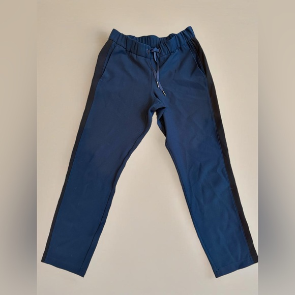 Lululemon On The Fly Pant Woven *Track Stripe
True Navy / Black - Picture 2 of 5
